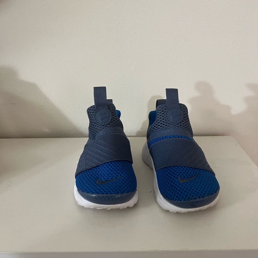 Blue & Grey Slip on Nike Toddler Sneakers ( size 7C)